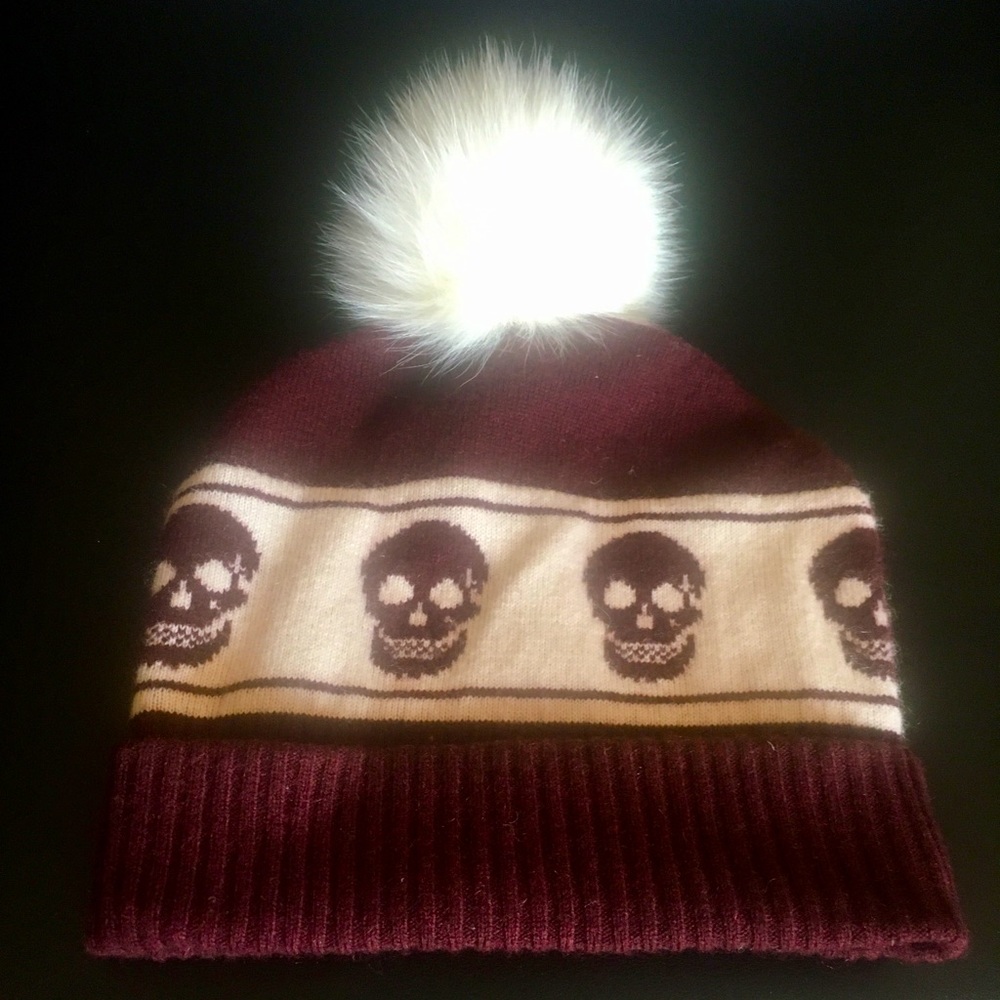 360 Cashmere Skull Hat w/Real Fur PomPom
